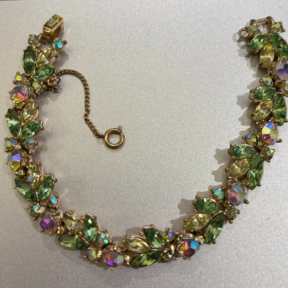 BEAUTIFUL VINTAGE TRIFARI RHINESTONE BRACELET AND EARRINGS. - Picture 7 of 7